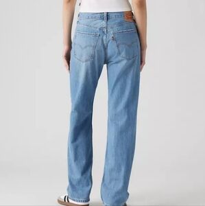 Ladies Levis Low Pro Straught 32 Light Wash